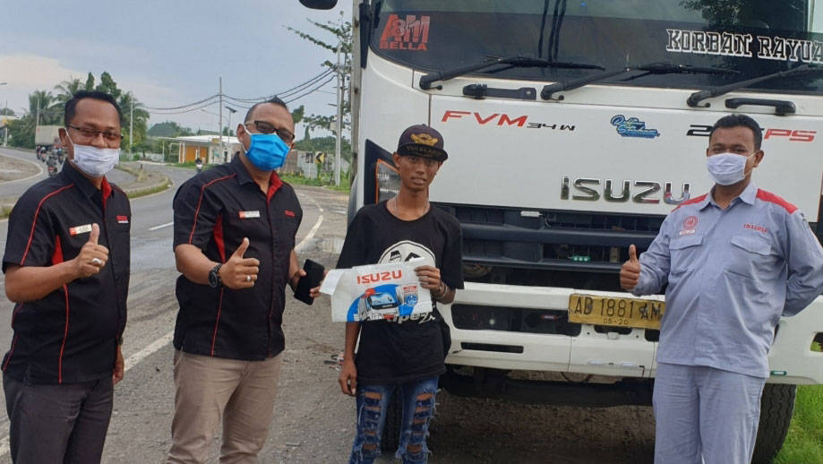Kampanye Sosial #BersamaIsuzu Sumbangkan Lebih dari Rp 100 Juta Kampanye Sosial #BersamaIsuzu Sumbangkan Lebih dari Rp 100 Juta