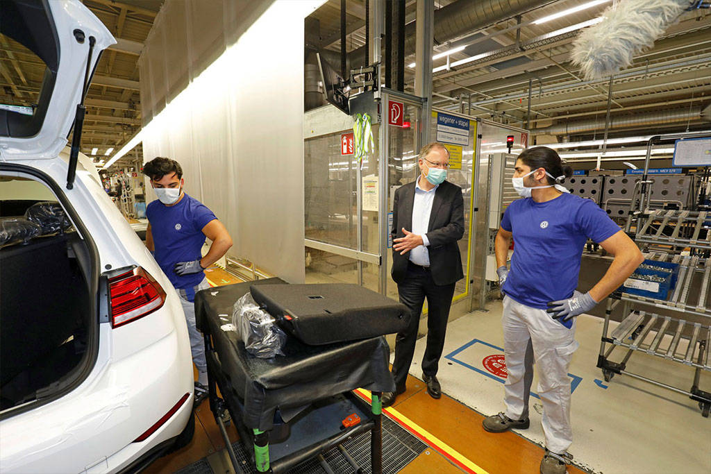 Rayakan HUT ke-116, Rolls-Royce Kembali Jalankan Produksi Rayakan HUT ke-116, Rolls-Royce Kembali Jalankan Produksi