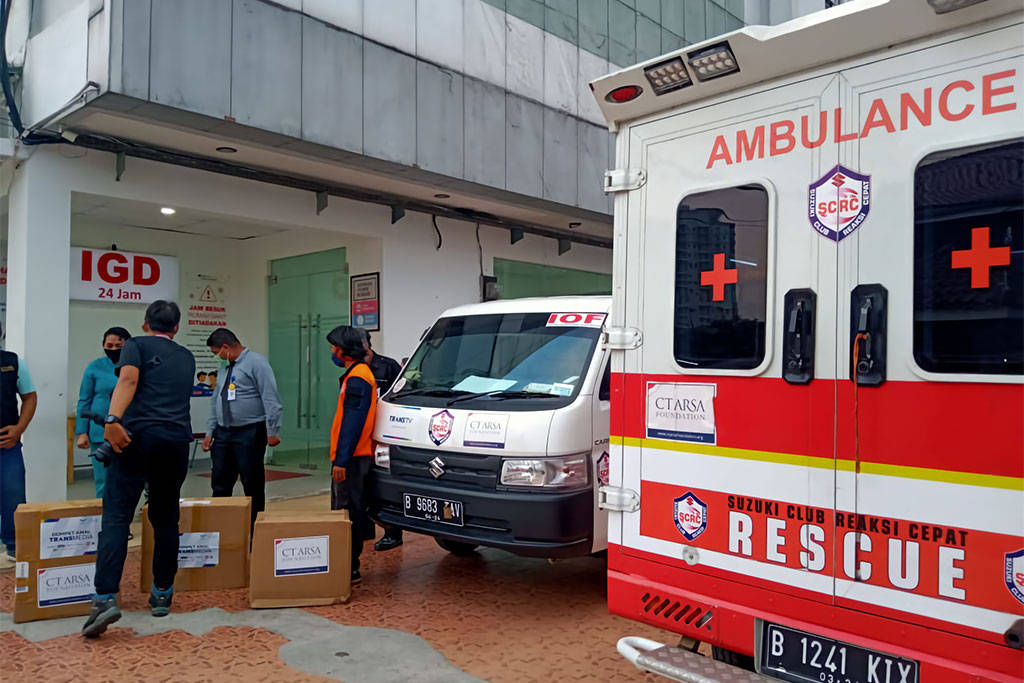 SCRC Distribusikan Perlengkapan Tenaga Medis Lawan COVID-19 SCRC Distribusikan Perlengkapan Tenaga Medis Lawan COVID-19