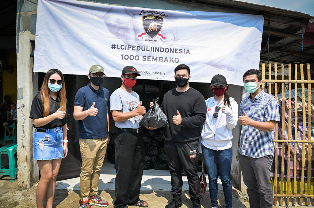 Lamborghini Club Indonesia Bagikan Sembako Bagi Warga Terdampak Pandemi Lamborghini Club Indonesia Bagikan Sembako Bagi Warga Terdampak Pandemi