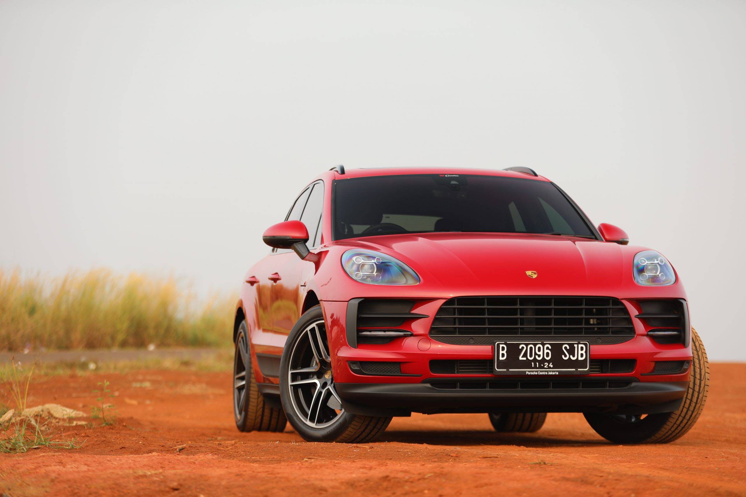 Порше макан 2. Порше Макан Рестайлинг 2. Porsche Macan 2.0 двигатель. Порше Макан 2.9 выхлопная.