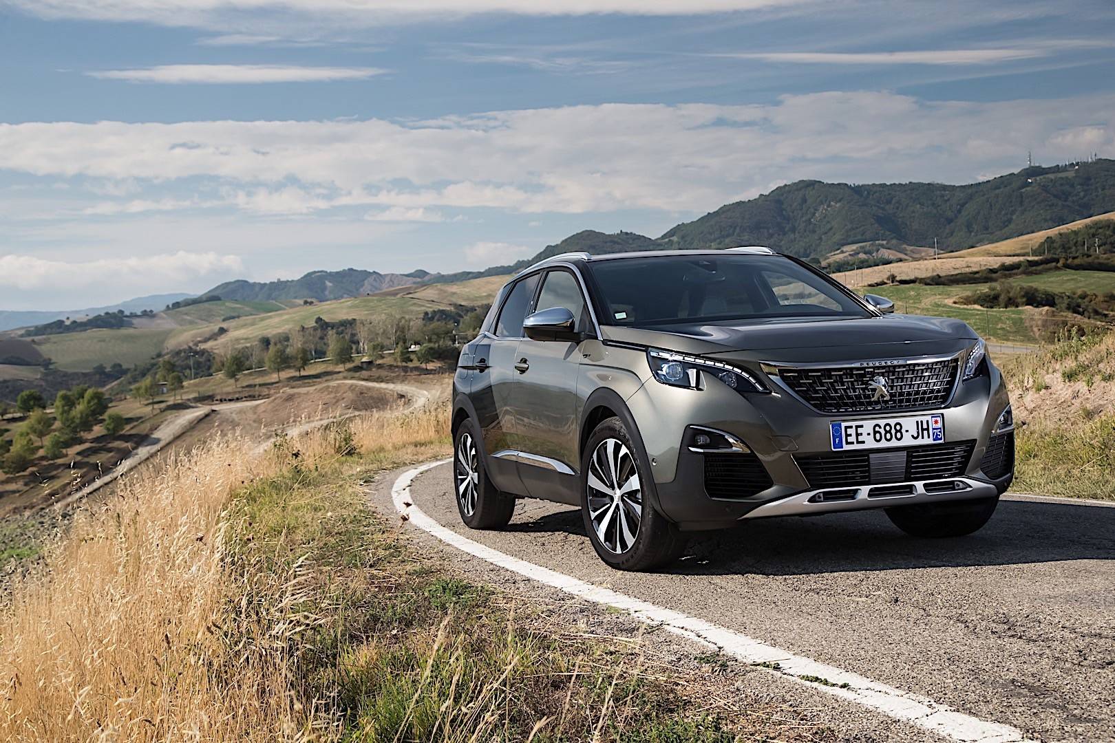 Menilik Peugeot 3008, Dari Muka Berang-Berang Sampai Macho Menilik Peugeot 3008, Dari Muka Berang-Berang Sampai Macho