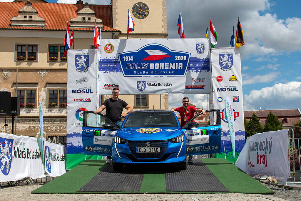 Peugeot e-208 Raih 3 Gelar Balap Mobil Listrik di Republik Ceko Peugeot e-208 Raih 3 Gelar Balap Mobil Listrik di Republik Ceko