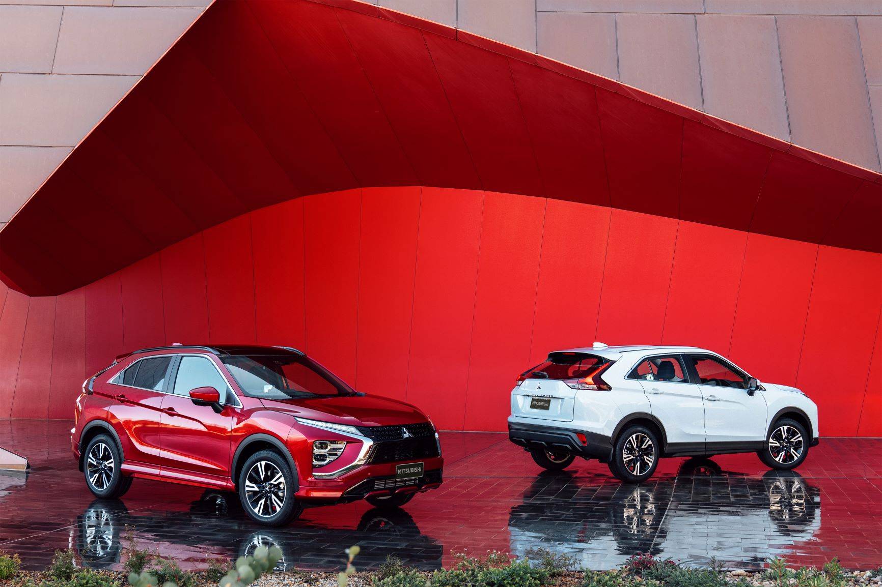 Mitsubishi Rilis Eclipse Cross Baru, Ditambah Dengan Mesin PHEV Mitsubishi Rilis Eclipse Cross Baru, Ditambah Dengan Mesin PHEV