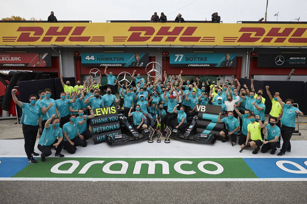 F1: Hamilton Pimpin Finish 1-2 di Imola, Mercedes Juara Dunia Konstruktor 7 Kali F1: Hamilton Pimpin Finish 1-2 di Imola, Mercedes Juara Dunia Konstruktor 7 Kali