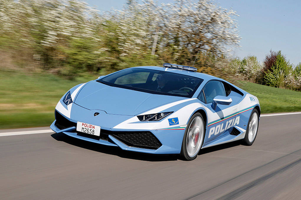 Lamborghini Huracan Polisi Italia Mengantar Ginjal Sejauh 482 Km Dalam Tempo 2 Jam Saja Lamborghini Huracan Polisi Italia Mengantar Ginjal Sejauh 482 Km Dalam Tempo 2 Jam Saja