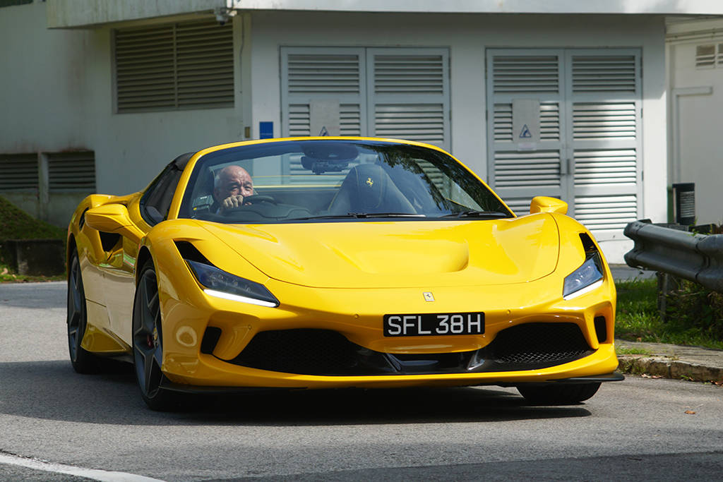 TEST DRIVE: Ferrari F8 Spider, Sama Kencang Dan Seasik Coupe