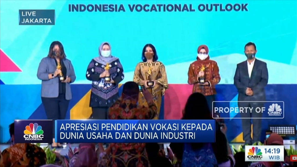 MMKSI Raih Penghargaan Atas Peran Aktifnya untuk Pendidikan Vokasi MMKSI Raih Penghargaan Atas Peran Aktifnya untuk Pendidikan Vokasi