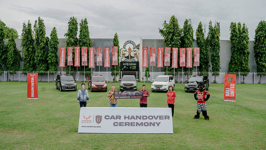Wuling Motors Serahkan 5 Unit Mobil Dukung Klub Sepakbola Bali United Wuling Motors Serahkan 5 Unit Mobil Dukung Klub Sepakbola Bali United