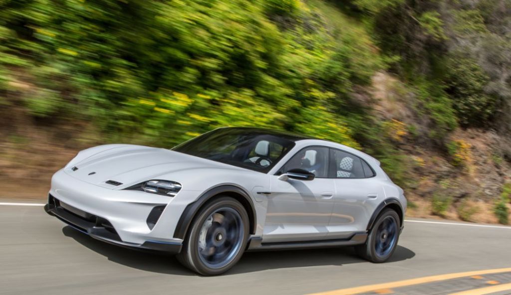 Porsche Mission E-Cross Turismo