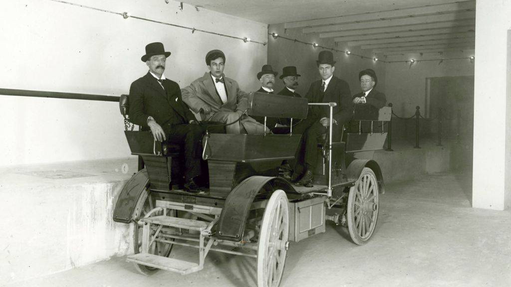 110 Tahun Lalu Mobil Listrik Sudah Mondar-Mandir Di AS Mobil listrik Studebaker 1909 - Capitol USA