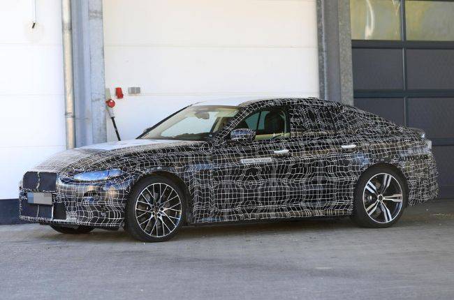 Tahun Ini, BMW M akan Rilis Model Berelektrifikasi BW i4 M