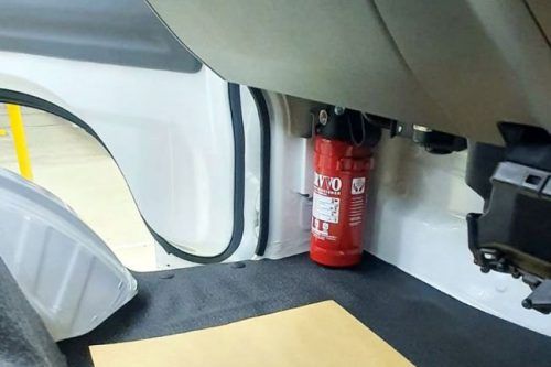 Suzuki Pastikan Mobil Produksi 2021 Dilengkapi APAR Bersertifikat SNI