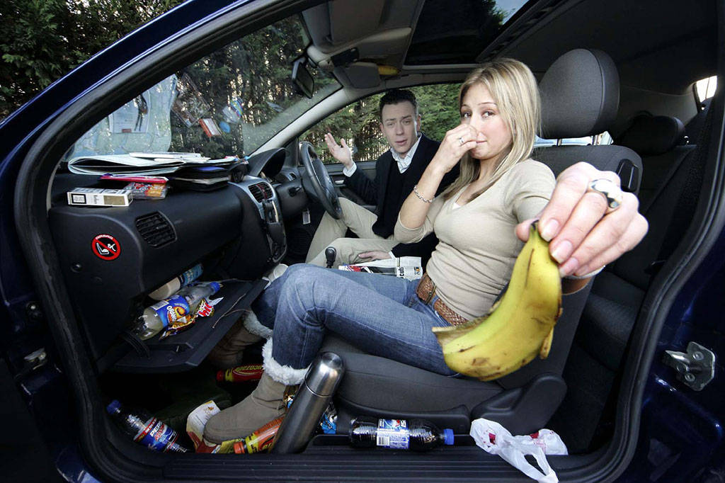 Pulang Liburan Mobil Mengeluarkan Bau? Cek Penyebab dari Jenis Baunya Pulang Liburan Mobil Mengeluarkan Bau? Cek Penyebab dari Jenis Baunya