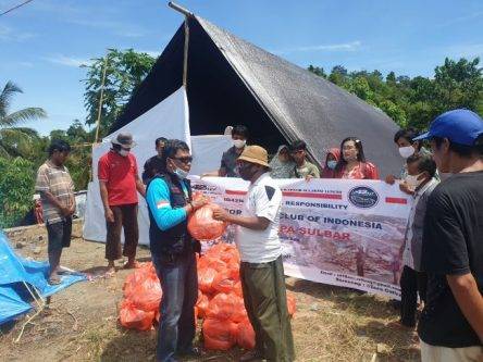 Komunitas Toyota Fortuner ID42NER Salurkan Bantuan ke Sulawesi Barat Komunitas Toyota Fortuner ID42NER Salurkan Bantuan ke Sulawesi Barat