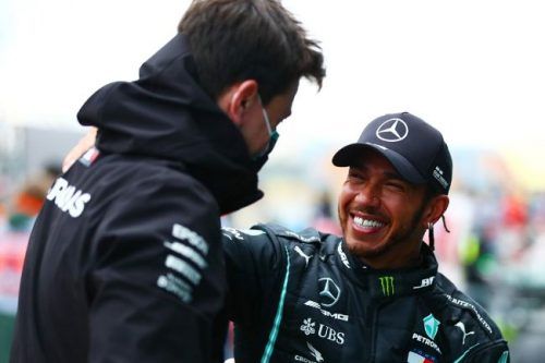 Sah! Hamilton Akhirnya Perpanjang Kontrak di Mercedes F1