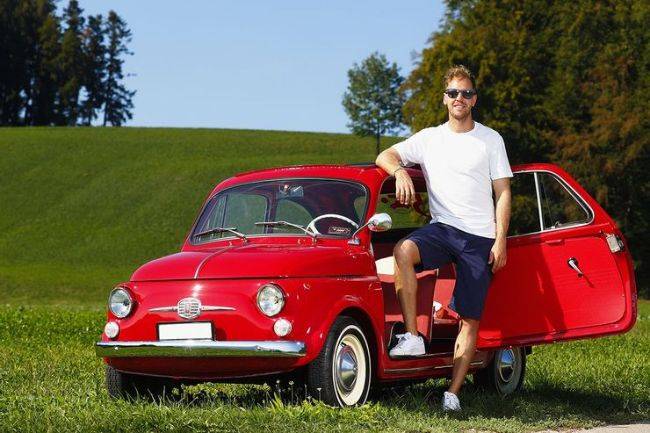 7 Mobil dan 3 Motor Koleksi Juara Dunia Formula 1 Sebastian Vettel. Ada Mobil Balap F1 Fiat 500 Vettel