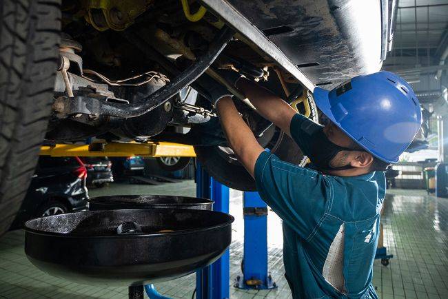 Suzuki Gratiskan Biaya Pemeriksaan Mobil dan Motor Korban Banjir Jabodetabek Suzuki bengkel