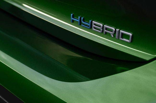Mobil Listrik Kemahalan? Daftar Mobil Hybrid Ini Bisa Dilirik Ikut Tren Elektrifikasi Peugeot 308