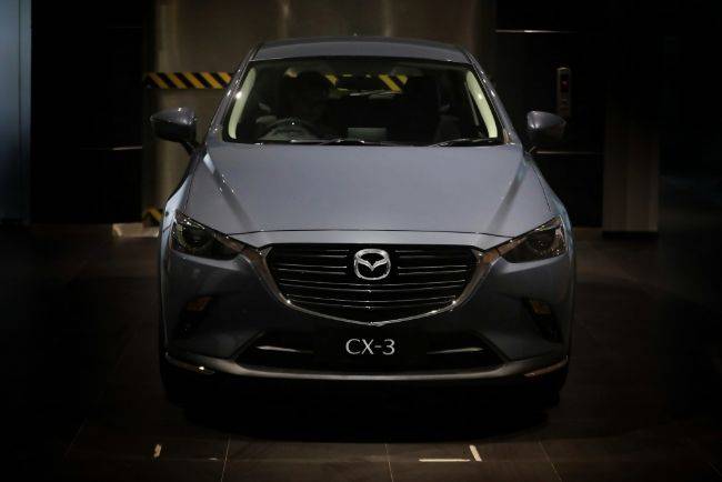 Paling Mahal di Kelasnya, Ini Perbandingan Spesifikasi Mazda CX-3 1.5L dengan Honda HR-V 1.5L dan Suzuki S-Cross Mazda CX-3 1.5L Sport