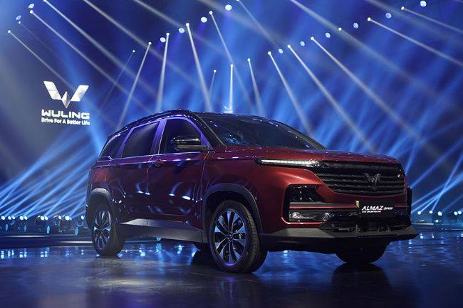 Logo Baru Wuling Motors Gunakan Merah dan Silver, Ini Maknanya Wuling Almaz RS