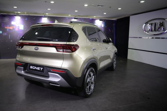 Kia-Sonet-7-Seater-2021-4 Kia-Sonet-7-Seater-2021-4