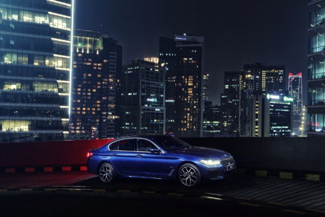 2021/04/BMW-Seri-5-2021-Facelift-14.jpg