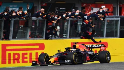 F1: Diwarnai Hujan dan Banyak Insiden, Verstappen Kuasai GP Emilia Romagna 2021