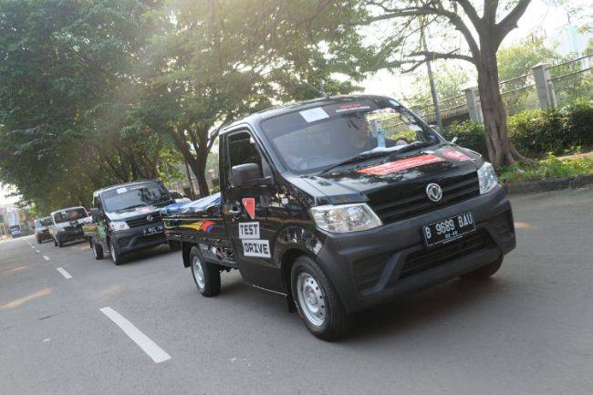 Mobil Pickup DFSK Diuji Angkut 1 Ton Barang, Berapa Konsumsi BBM-nya? DFSK Supercab