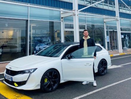 Para Pembalap Peugeot Jadi yang Pertama Dapat Sedan Sport 508 PSE