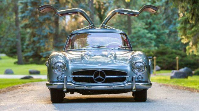 10 Mobil dengan Pintu Gullwing Paling Ikonik Mercedes-Benz 300SL