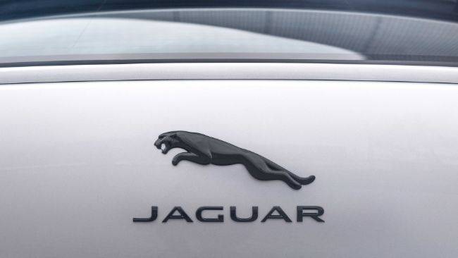 Jaguar Land Rover Anggap Dirinya Lebih Premium dari BMW, Mercedes-Benz dan Audi Jaguar