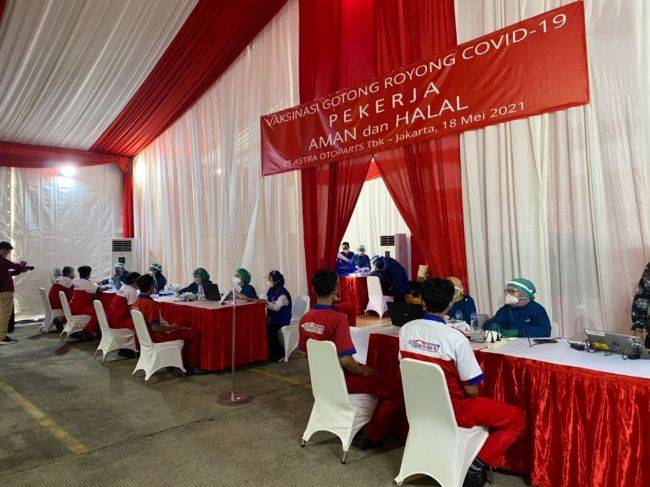 Mekanik Shop & Drive dan Shop & Bike Ikuti Vaksinasi Gotong Royong Tahap Pertama Vaksinasi Shop & Drive