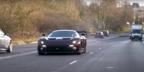 Modifikasi Satu-Satunya Aston Martin Vulcan yang Bisa Dipakai di Jalan Raya Modifikasi Satu-Satunya Aston Martin Vulcan yang Bisa Dipakai di Jalan Raya