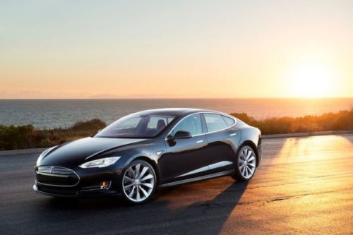 Pemuda 19 Tahun Berhasil 'Hack' Belasan Unit Tesla dari Rumah, Amankah Fitur IoT di Mobil? Pemuda 19 Tahun Berhasil 'Hack' Belasan Unit Tesla dari Rumah, Amankah Fitur IoT di Mobil?
