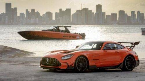 Nighthawk AMG Black Series, Speedboat Super Cepat Bertenaga 2.250 hp Nighthawk AMG Black Series, Speedboat Super Cepat Bertenaga 2.250 hp