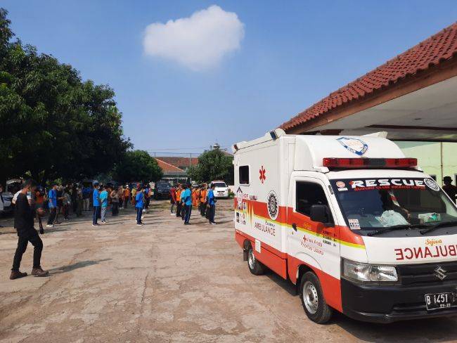 Sambut Hari Lingkungan Hidup, SCRC Gelar Bersih Kali dan Tanam Pohon Di Cibitung SCRC Peduli