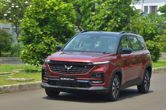 Wuling Almaz RS Masih Sanggup Hadapi Serangan SUV Canggih Lain di Kelasnya Wuling Almaz