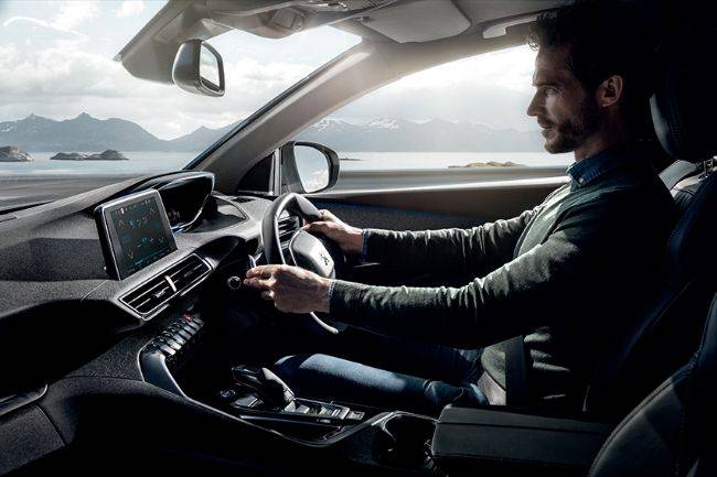 Duduk Nyaman Agar Tak Mudah Capek Saat Nyetir, Ini Tipsnya Tips Peugeot interior