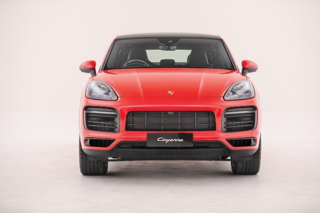 2021/08/Porsche-Cayenne-Coupe-Best-Luxury-Car-Award-6.jpg