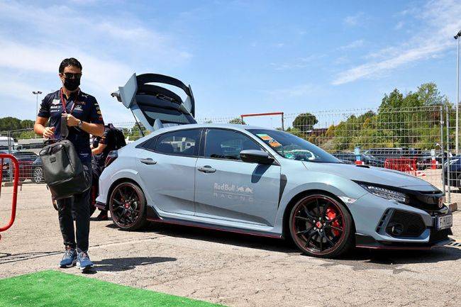 Red Bull Racing dan Scuderia Alphatauri Gunakan Honda Civic Type R Sebagai Tunggangan Resmi Honda Civic Type-R