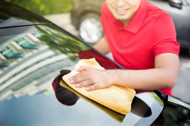 Menghindari dan Membersihkan Jamur Pada Kaca Mobil Tips kaca jamur
