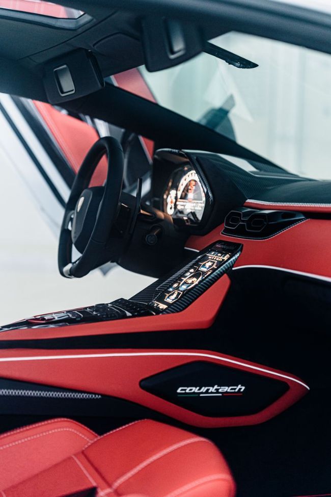 2021/08/lamborghini-countach-lpi-800-4-136-1628724241.jpg