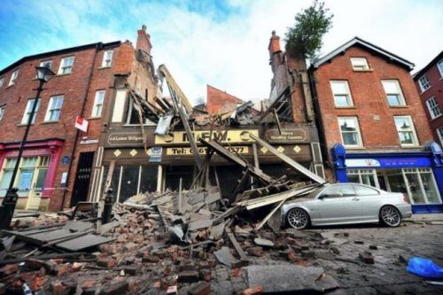 Mobil Anda Kejatuhan Puing Bangunan? Perhatikan Hal Ini Sebelum Klaim ke Asuransi