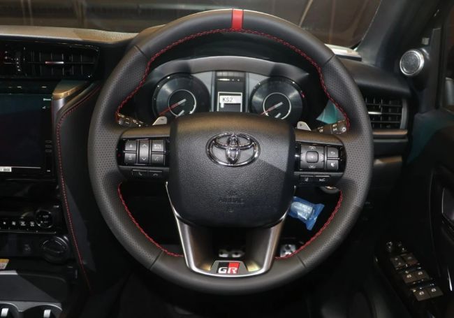 2021/08/Toyota-Fortuner-GR-Sport-Thailand-13.jpg