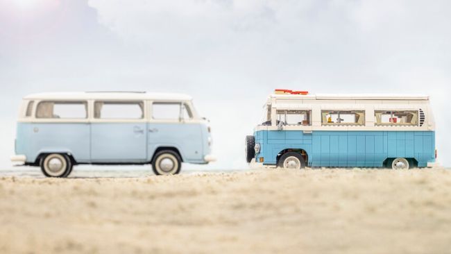 2021/09/Lego_Volkswagen_T2_Camper_Van_Model_2.jpg