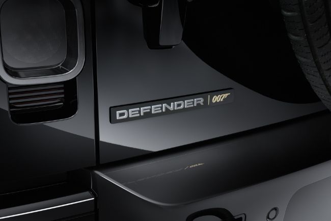 2021/09/2021-Land-Rover-Defender-V8-Bond-Edition-5.jpg