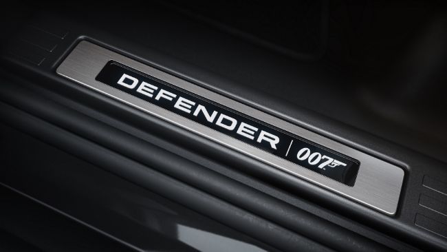 2021/09/2021-Land-Rover-Defender-V8-Bond-Edition-7.jpg