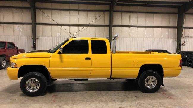 2021/09/larger-than-life-1997-dodge-ram-3500-is-up-for-sale-4.jpg