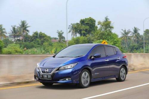 VIDEO: Test Drive Nissan Leaf, Mobil Listrik Terlaris di Dunia VIDEO: Test Drive Nissan Leaf, Mobil Listrik Terlaris di Dunia